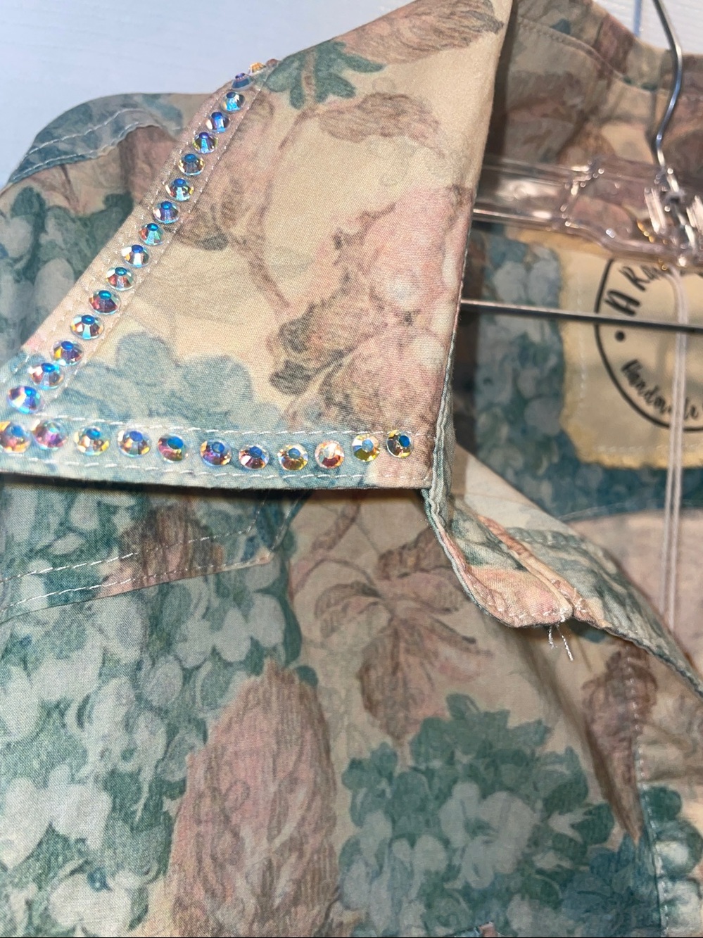 Floral Button-Up Tunic Shirt in Teal & Beige. A Rare Bird.   Sequined - Picture 8 of 11